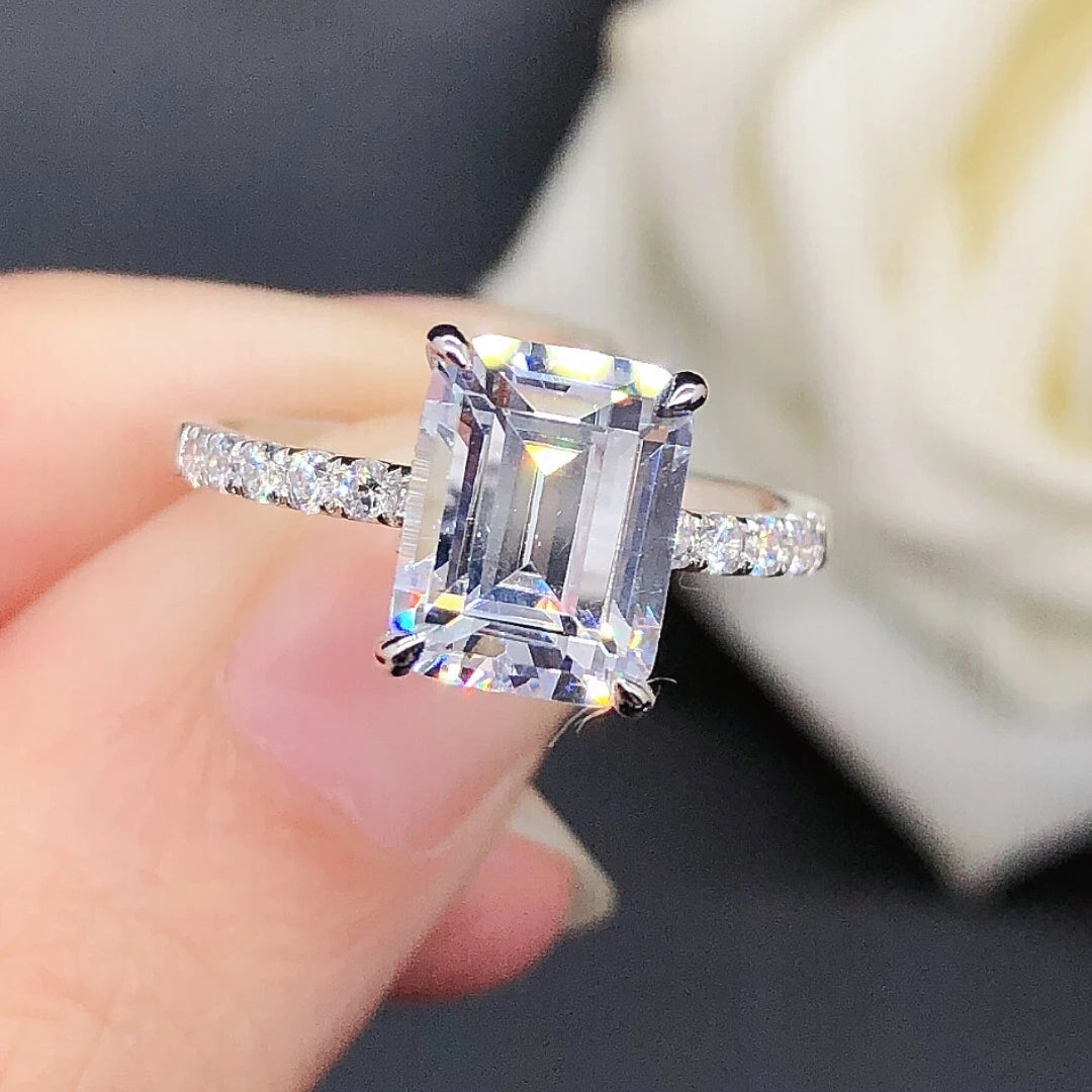 3Ct 7*9 mm Emerald Cut D VVS1 Moissanite Ring